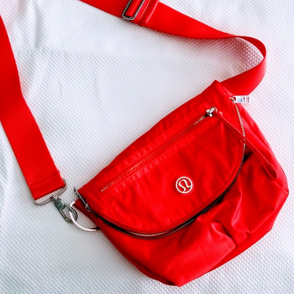 Lululemon Festival Bag (RED)